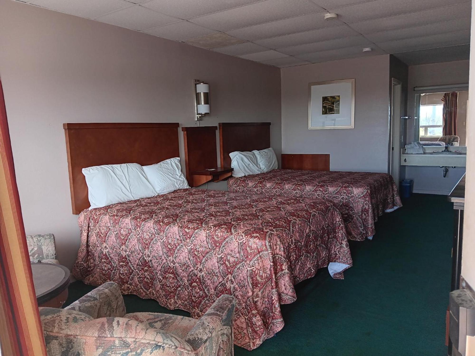 Oyo Sheldon'S Motel And Restaurant Keysville Exteriör bild